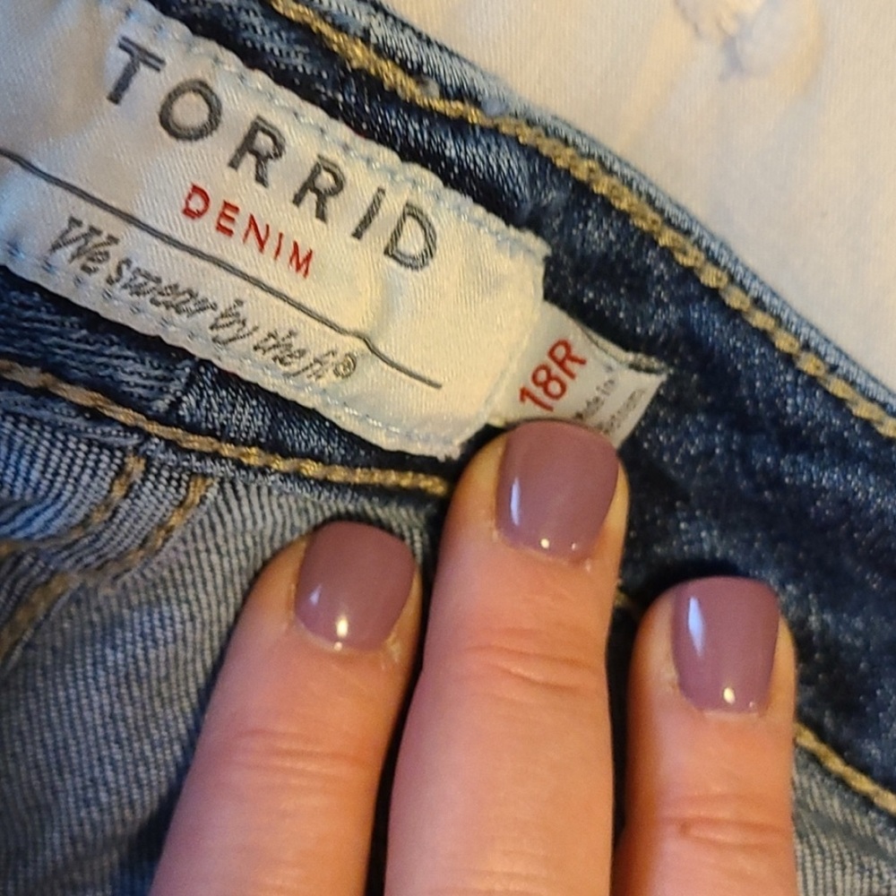 Torrid boyfriend jeans in size 18 NWT - Picture 4 of 5